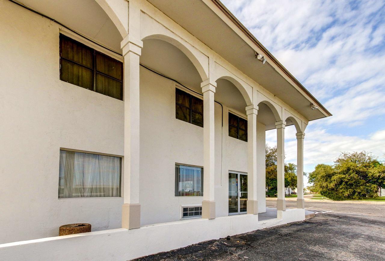 Motel 6 Waco - Lacy Lakeview Bellmead Extérieur photo